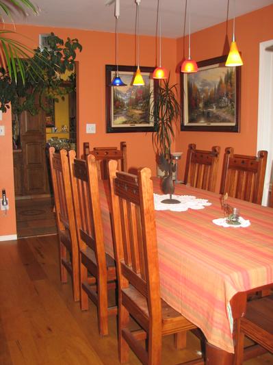 Valle Escondido Lakefront Home