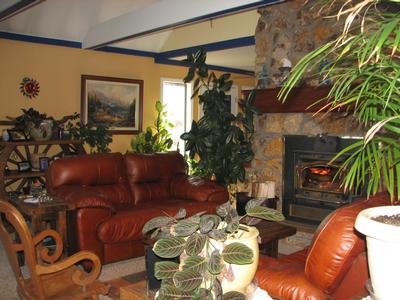 Valle Escondido Lakefront Home